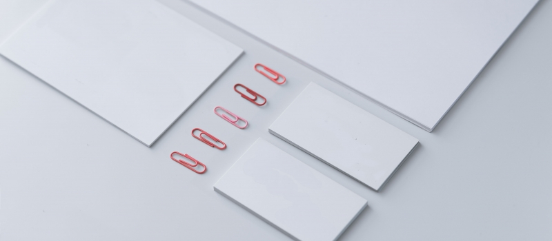 kaboompics_little-sheets-of-paper-with-pink-paper-clips kaboompics_little-sheets-of-paper-with-pink-paper-clips